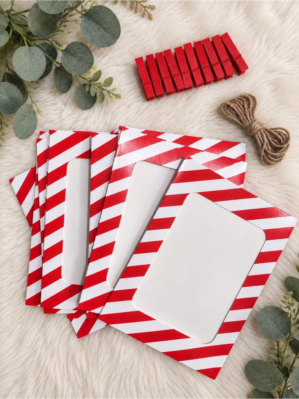 80pc Red & White Striped Hanging Photo Holder Set Clips & Twine 4x6